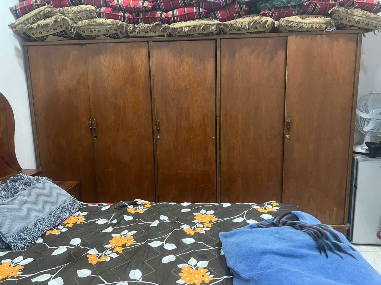 السلام عليكم 
للبيع غرفه خشب عراقي 
سعر مناسب  تحتاج ترتيب 
١٥٠
انجف مجمع بيتي.


**إذا كنت صاحب هذا الإعلان وتريد حذفه لأي سبب، رجاءا أرسل رسالة إلى الدعم الفني**