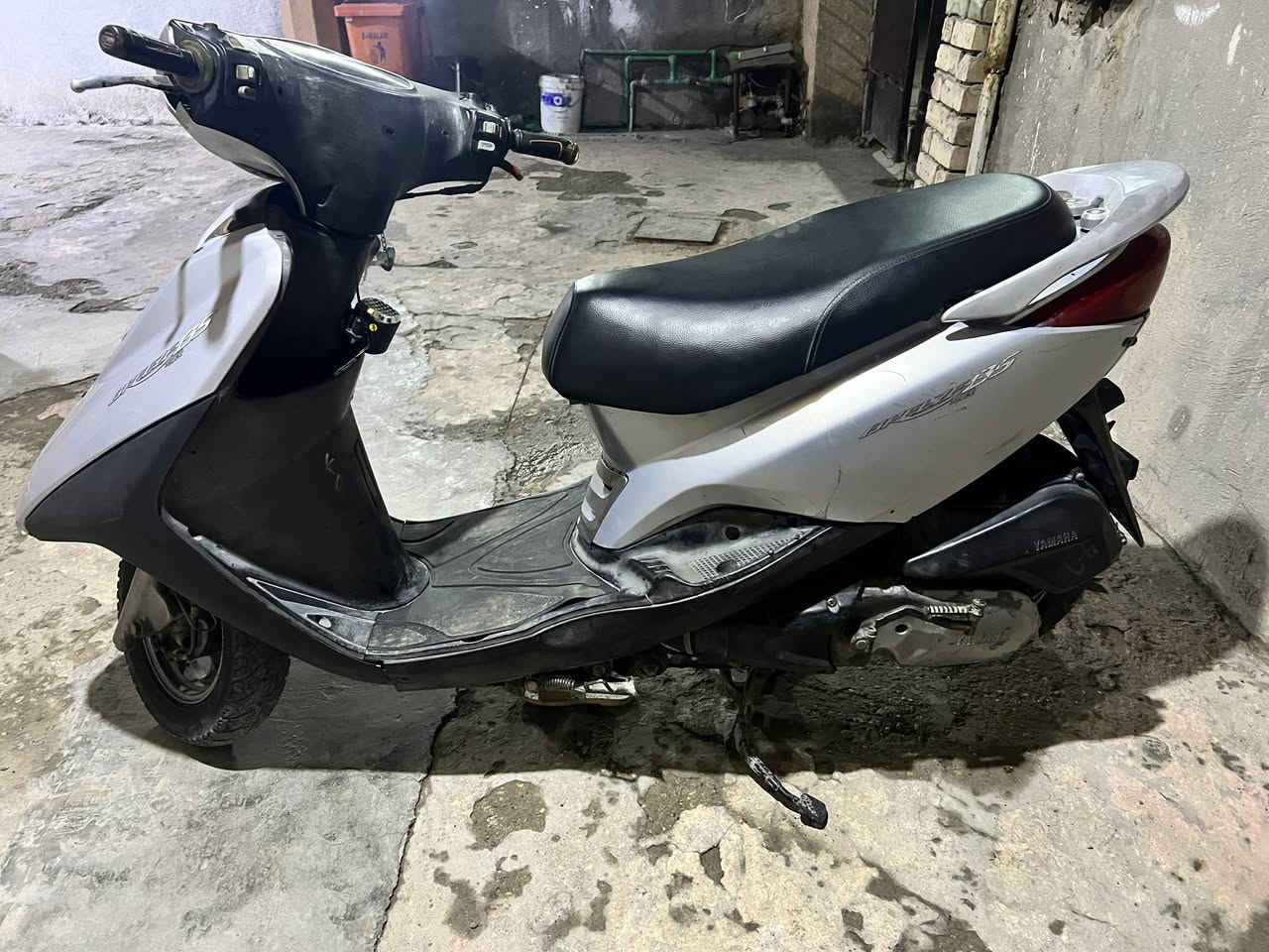 سلام عليكم
دراجه بريز خير م̷ـــِْن الله برغي ممفتوح بيه ما بيه لَأُ تنقيص ولاا تبخير ولاا نضوح شلعه ومعدل الدراجه كلشي بيه بلادي وو ممفتوح وخير م̷ـــِْن الله مكينه ناعمه كلشي شغل كهربائيات كامله 
لايت عالي ناصي اشاير بك دشبول  كفرات ختم واحد
جيب فيتر وياك و تعال افحص 
نكره سلف باي وقت 
السعر 700 و بيه مجال 
***********
