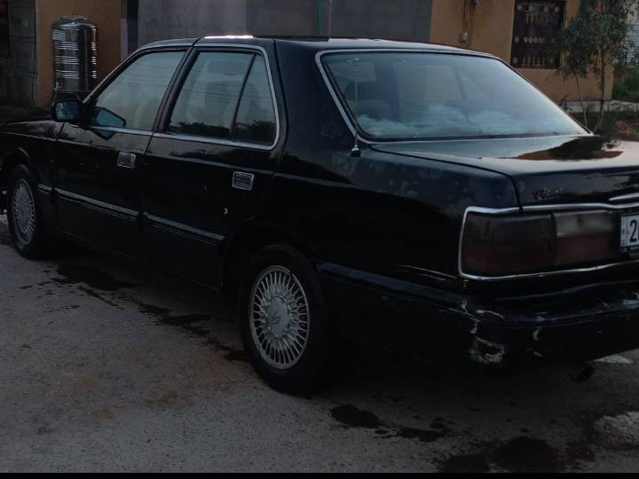 بونتيشا 94 رقم دولي بأسمي السيارة كير محرك شرط غرفتها نظيفه تبريد
25بيها مجال *********** بغداد التاجي
