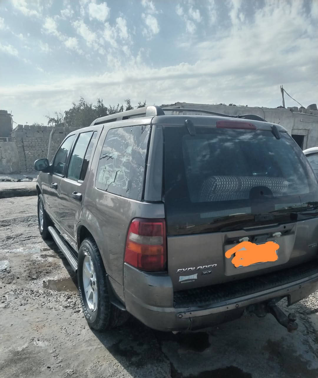 السلام عليكم فورد اكسبلور رقم نجف صدامي شوكت متريد احولك راعيه يمي  موديل 2005 مكينه وكير راس الثور ٣٠٠٠ فيشه وبطل خيرمن الله تبريد نقص غاز فقط تخم تاير حداديه بيع او مراوس مكان السياره نجف السعر ٤٧ بيه مجال الشراي موجود وات ساب اول تصال ***********
