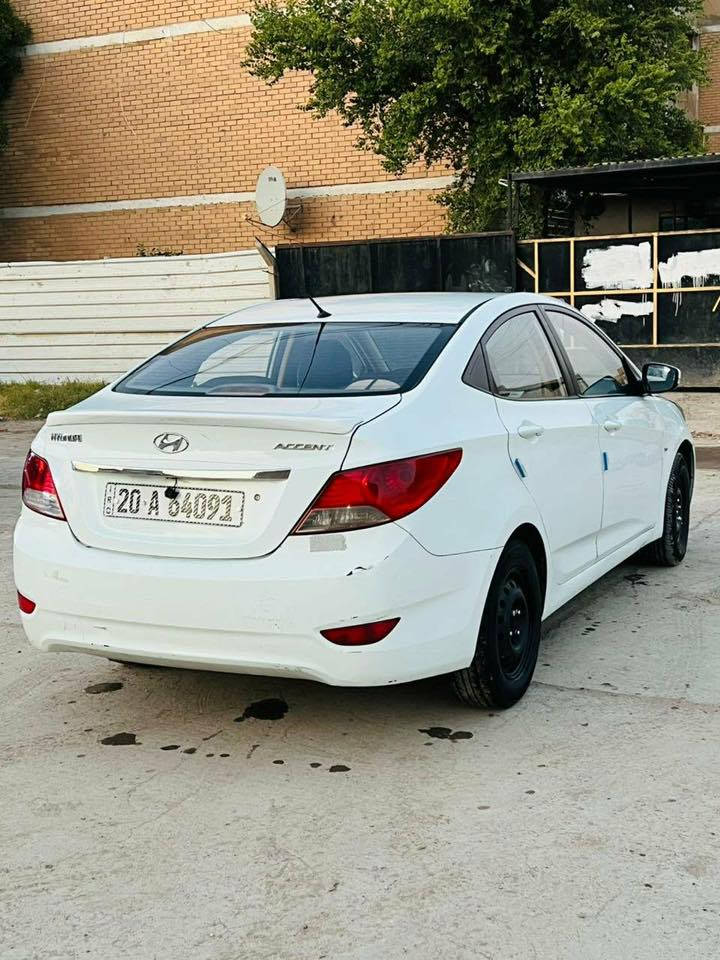 السلام عليكم اكسنت للبيع موديل 2011 خليجي محرك 1600 رقم ديالى مشروع وطني مكان السيارة بغداد السعر 82ورقة وبيها مجال 
***********
