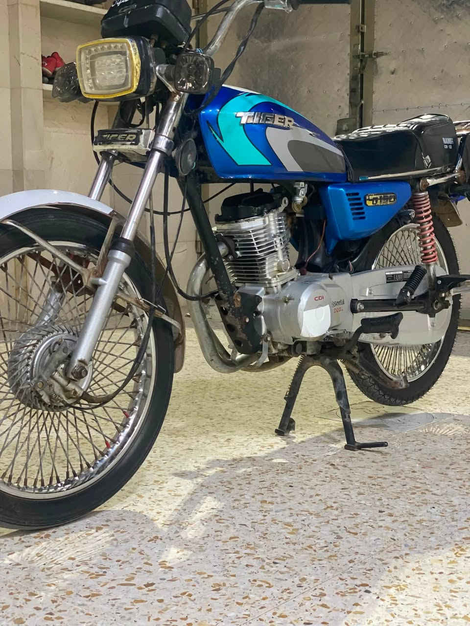 يبه تايكر ٢١ للبيع الدراجه خير من الله 
شلعه معدل 
تايرات جدد 
كهربائيات كلها جديد 
اشاير بك لايت لايت كله شغال 
شرط تشغيله نص هندر 
اوراق كامله
السعر ٣٦٠ وبيها مجال 
العنوان. ديالى.  كنعان 
***********
