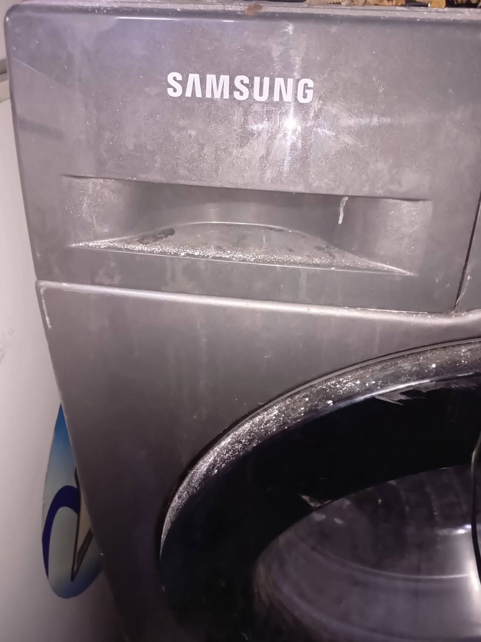 للبيع شغلات ونضيفاة المكان حي القاهره***********
