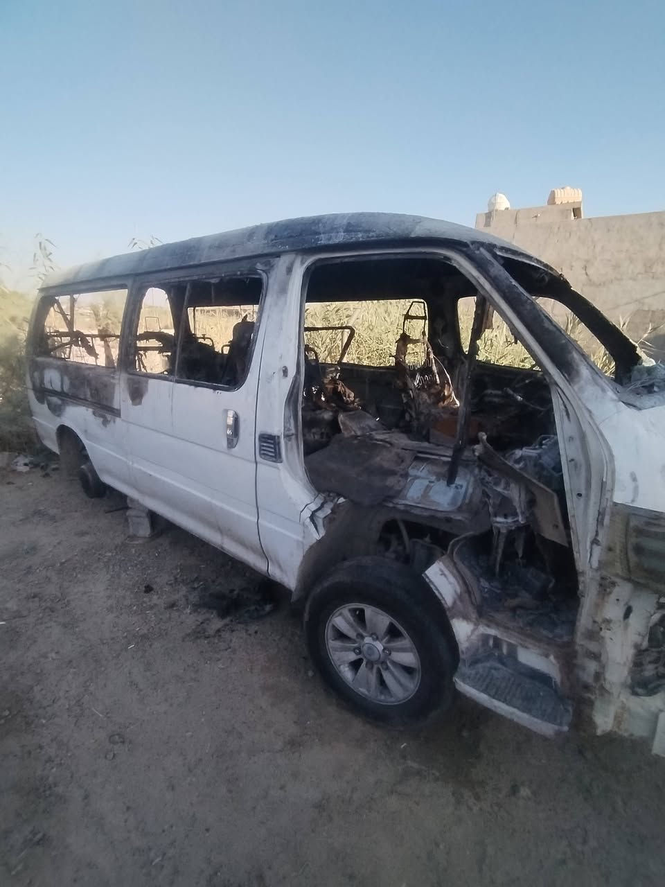 اج وان تفصيخ محتركة بس غرفتها
محرك كامل كير واكسل كاردن مشط راديتر صدر كل جديد ورك فلنجات باب السايق من جوة كلة موجود مكاني بغداد شارع الجزيرة
***********
