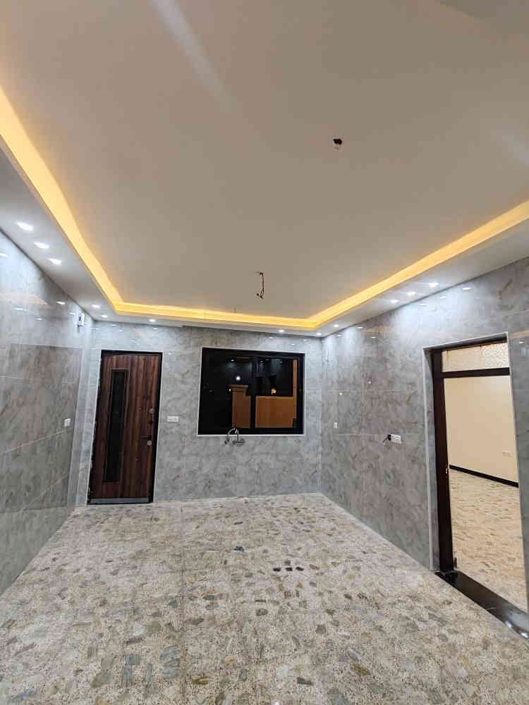 دار للبيع المساحه ١٢٥م واجه ٨.٥م الاعظمية قرب جامع الصديق شارع عريض مع رصيف قريب على جميع الخدمات يحتوي على أربع غرف نوم مع حمامين مع كراج السعر ٥٦٥مليون للاستفسار مكتب الشمم الهندسي للمقاولات والاستثمار العقاري *********** *********** بغداد
