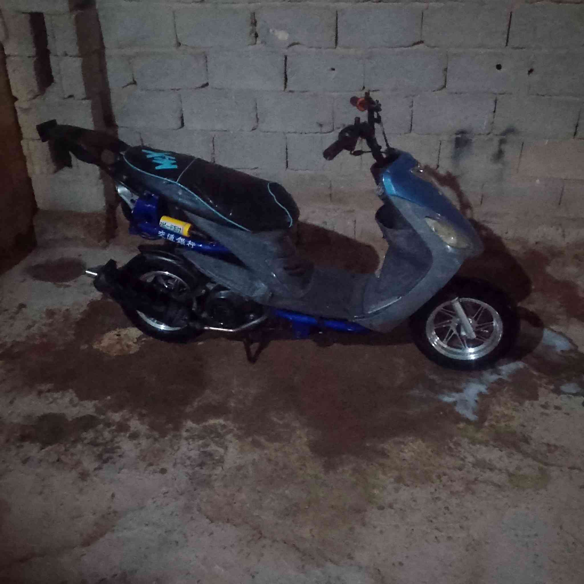 السلام عليكم دراجه مارس للبيع مكاني على طريق كربلاء نجف دراجه مقفوله سراي اتصل ***********
