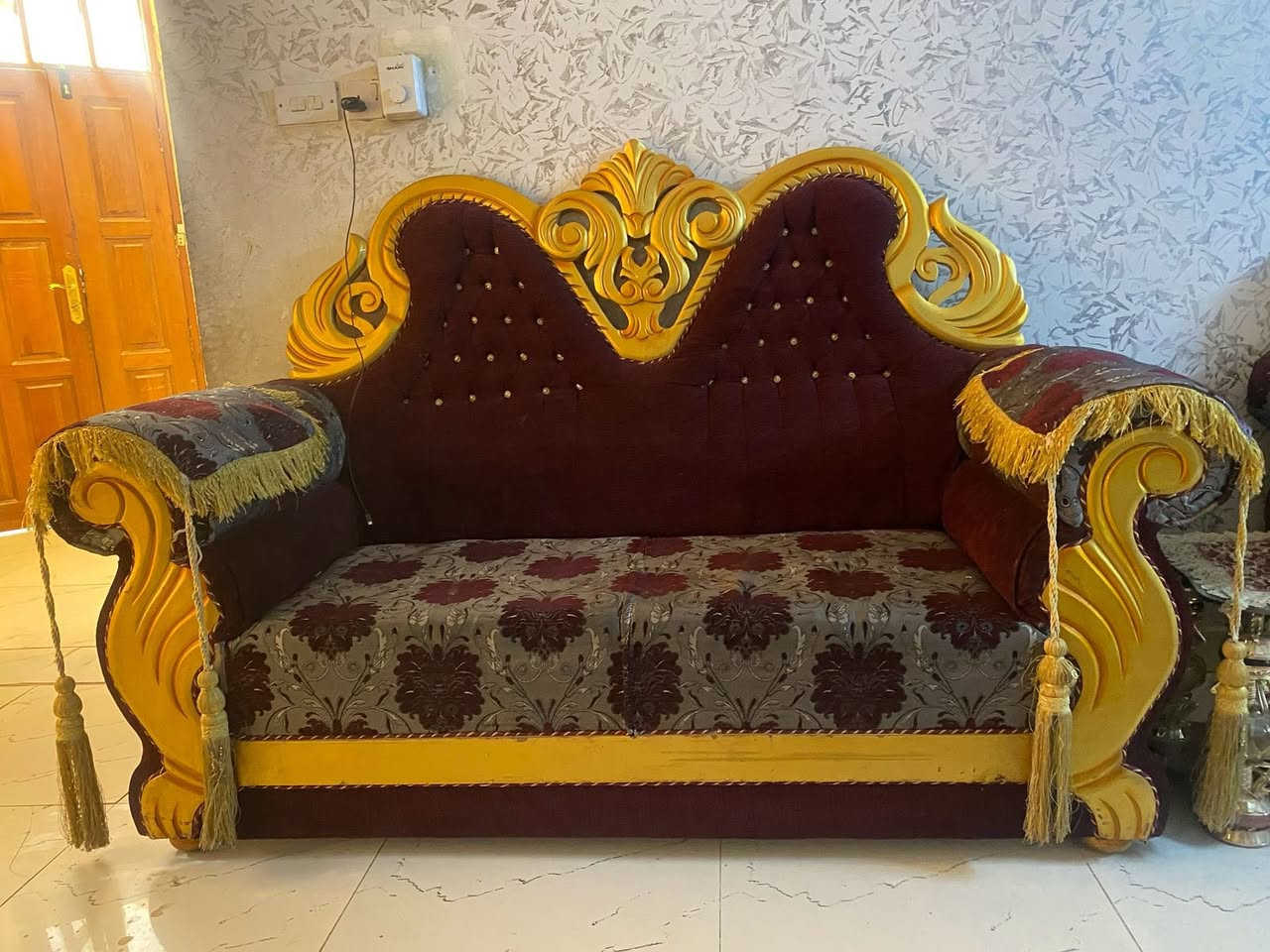 تخومه عدد ثنين مثل ما واضح بالصور
تسع مقاع الواحد 

سعر الواحد ٣٥٠ وبي مجال بسيط 

مكاني بغداد حي الاعلام قرب تقاطع درويش


**إذا كنت صاحب هذا الإعلان وتريد حذفه لأي سبب، رجاءا أرسل رسالة إلى الدعم الفني**