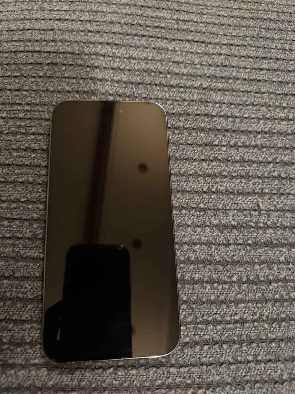 ايفون 14برو ماكس جهاز نظافة 100% بطاريته 86 ذاكره  256 اللون بنفسجي السعر 850 قفل.      
***********
