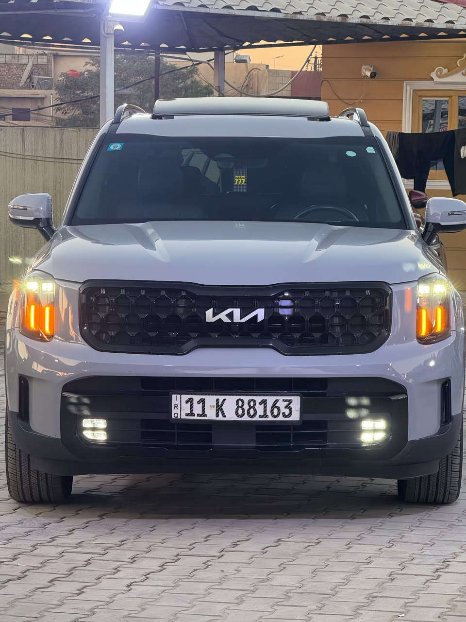 ‎كيا تيلورايد برستيج / اكس لاين (2024)🤍🔥
الفئة: PRESTIGE X-LINE
🚘 فول مواصفات 1/1 (أعلى فئة)
👈بدون ايرباكات  بدون تبديل 
🤏حادث كما موضح بالصور
🏁عداد المسافه 20الف ميل 
✨ فتحتين سقف 
🪞 مرايا شفط🔁 مرايا إشارات
🔥❄️ كشنات أمامية تدفئة وتبريد
🔥❄️ كشنات خلفية تدفئة وتبريد
👑 كشنات منفصلة VIP
🚀 تشغيل عن بعد
📡 رادار أمامي
📡 رادار جانبي
💡 لايتات LED زنون
🌤️ لايتات نهارية LED
📟 حساسات أمامية وخلفية
🎛️ هزاز ستيرن
🖥️ داتا شو أمامي (HUD)
💆‍♂️ مساج كشن السايق
🌈 إضاءة داخلية ليزرية
🎥 كاميرات 360 درجة
👁️‍🗨️ نظام النقطة العمياء
🛣️ تحذير مغادرة المسار
🧠 مثبت سرعة متكيف
🛑 مانع تصادم
🧳 باب خلفي كهرباء
💺 ميموري كشنات
🔊 نظام صوتي فاخر
⭐ (باقي المواصفات لو اضل اكتب ميخلصن 
📄 الرقم: بغداد دولي الجديد
مكان تواجد السيارة: بغداد.         
***********
