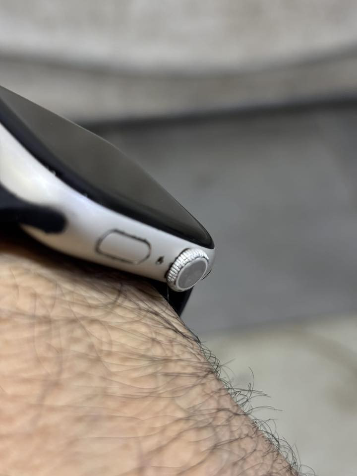 سلام عليكم عندي ساعة ابل جيل سابع نايك ساعة رايدها 220الف كلشي مابيها ولا مفتوحة ابد رقمي *********** واتساب  مكاني بغداد
