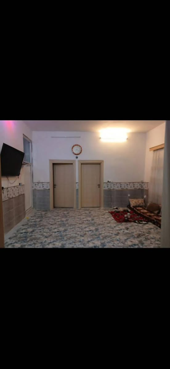 دار للبيع نوع زراعي  مساحه210م الدار ركن طبق ونص يحتوي على غرفتين هول استقبال  ومطبخ حار  وبارد كبير وكراج وحديقة بناء درجى أولى 2025 العنوان حي امام احمد قرب مدرسة الاماني للاستفسار والطلب يرجى التواصل على الرقم او مراجعة مكتب ***********
***********
