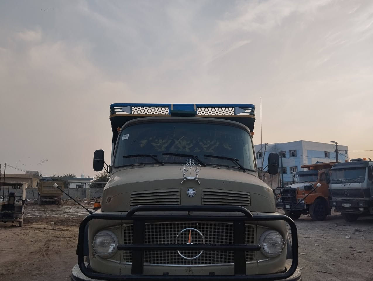 بدي اقجم للبيع جديد ابو النجمه المكان النجف للاتصال على الرقم ***********. او. ***********.
