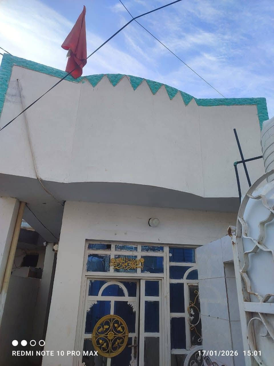 ///للبيع/// بيت مساحة 100م/ طابو صرف
_  الموقع/ حله/ حي المهندسين قرب مدرسة العميد 
السعر ٩٦ مليون وبي مجال بسيط
للأستفسار الاتصال على الرقم
‏‪***********‬‏
