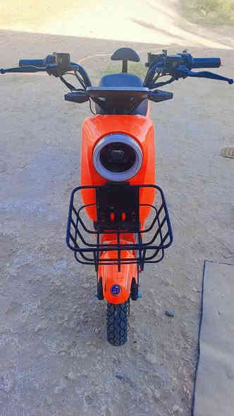 سلام عليكم R9 جديد ونضيف ومصاله شهر وريظ ابيعه لن متوازي السعر 500 وبي مجال قليل مكاني يم بانزين خانه الفنديه *********** مامتواجد علفيس
