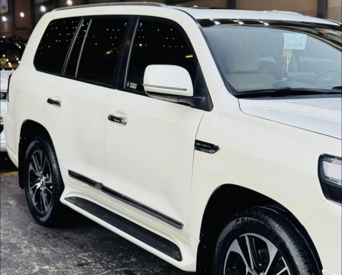 ئۆتۆمبێل: تۆیۆتا لاندکروزر وەنەوشە 

مۆدێل ٢٠١١ 

ســــعر $ یەک کۆمێنـت بکە راســـتەوخۆ بــۆ دێـــت🟢

كامل كراتيه 2021 ناوەوە و دەرێی
سەنەوی هەزە گشتی نوێیە

ژمارەی خاوەن سەیارە👈: ***********
