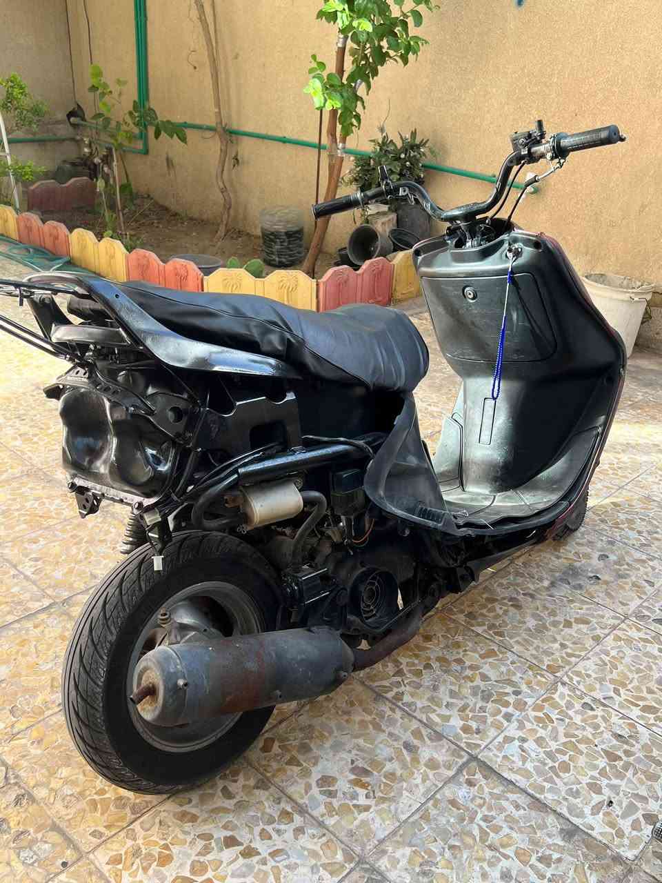 متاح دراجه فراشه للبيع دراجه شغال تمشي مكينتهه مفتوحه لسعر 175 قفل ابيع كوم حديد رقمي ***********
