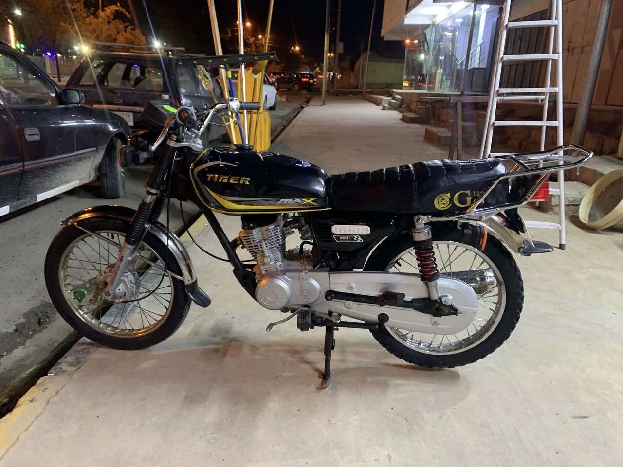 السلام عليكم
بارت عيتاني خمس تسعات الاصلي مكينه نضيفه تحريكه معدل فول كهربائيات كلها شغاله تواير جدد والماطور نضيف ماتصرف عليه دينار السعر ٣٩٠ بي مجال للشراي ***********
