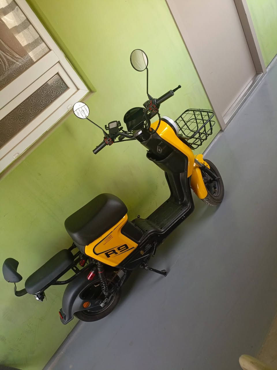 للبيع دراجه شحن R 9  عطلها باتري واحد  سعر ٤٥٠ بها مجالل تفاصيل مو يمي المراسله على الرقم  ***********  متوفر وات ساب
