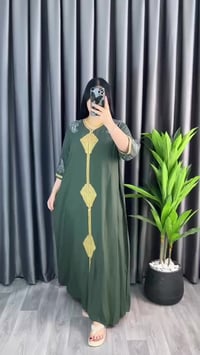 البيع. جملة فقط كلابيات استقبال تطريز وستراس موديل مغربي درجة اولى الخ...