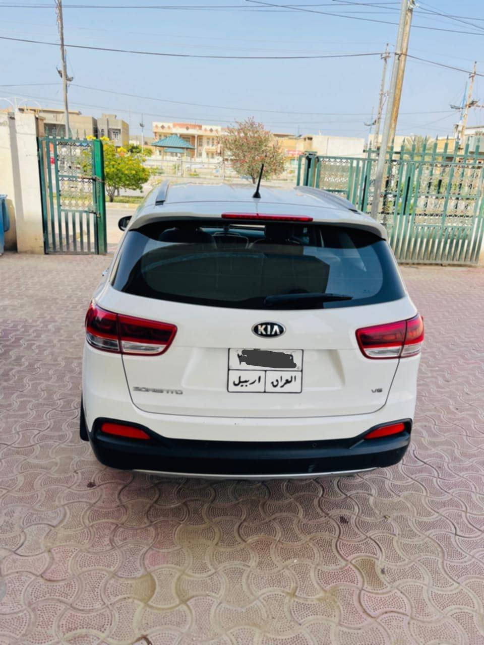 السلام عليكم من رخصة الادمن
عندي سورنتوا خليجي موديل ٢٠١٦ اربيل 
سياره مكفوله كفاله عامه نضيفه وجاهزه 
بصمه تشغيل بصمه ابواب فول عدا الفتحه 
٦ سلندر  مكاني بابل 
السعر ٢١٥ بيها مجال قليل 
***********
