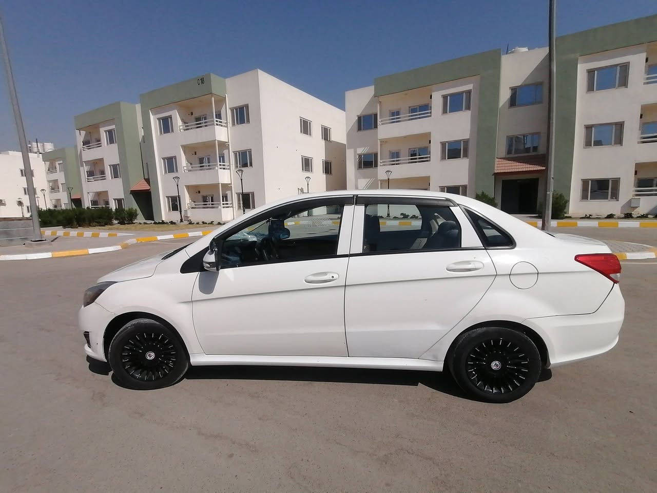 السلام عليكم بايك A115/2015
كير مكينة مكفولات سياره نضيفه جدآ 
بغداد بسمايه 
حدادية جديدة 
السعر ٥٣ وبيها مجال
اتصال او مراسلة ***********
