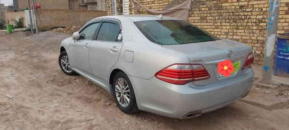 السلام عليكم ورحمة الله 
كراون حوتة موديل 2010 أصل عتبه وتكم 
رقم انبار مشروع وطني قرار 48 باسمي مكاني بالكوت 
جنطه شفط 5 بصمات 
لايت دوار 
بگلايت كريستال 
محرك 2500 cc گير 6 نمر 
تحوير نجف سياره جاهزه 
گصة قماره موس بس من بره التكم 
والتكم الوسطيه مكفوله 
السعر 135$
للتواصل ***********
