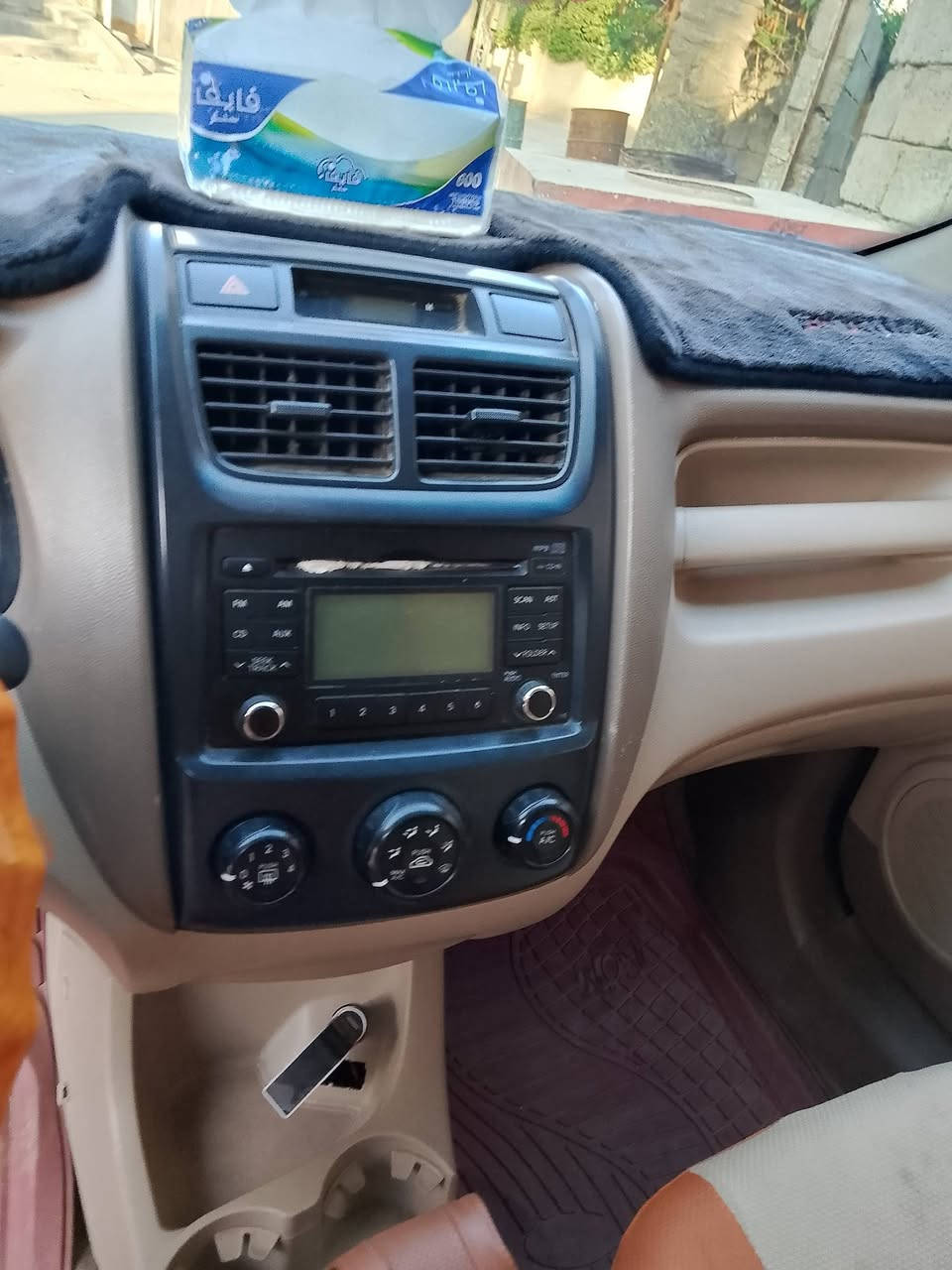 السلام عليكم 
كيا سبورتج 2009
خليجي 
السونر مثل ما موضح امامكم
سعر 115وبيه مجال قليل 
للأستفسار الاتصال على هذه الرقم
***********
