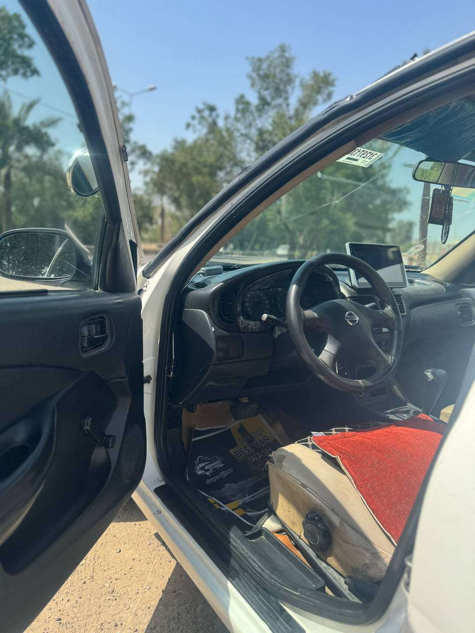 سلام عليكم
نيسان سني موديل 2005 ياباني 🇯🇵 
رقمها بغداد اربع ارقام حلو تحويل ثاني يوم 
سياره كير مكينه تبريد 
تايرات خمستهن نضيفات حيل نضيفات 
سياره خير من الله تجي وتشوف بعينك 
سياره بيها ضربه بل جاملغ الخلفي السايق ومصلح  بدون دواخل 
وجاملغ امامي  جهت الصدر انطخ مبين بل صوره 
سياره نقصها شي بصيط اكثر تفاصيل 
سعرها 74 ورقة الاتصال ***********
 ‏‪
