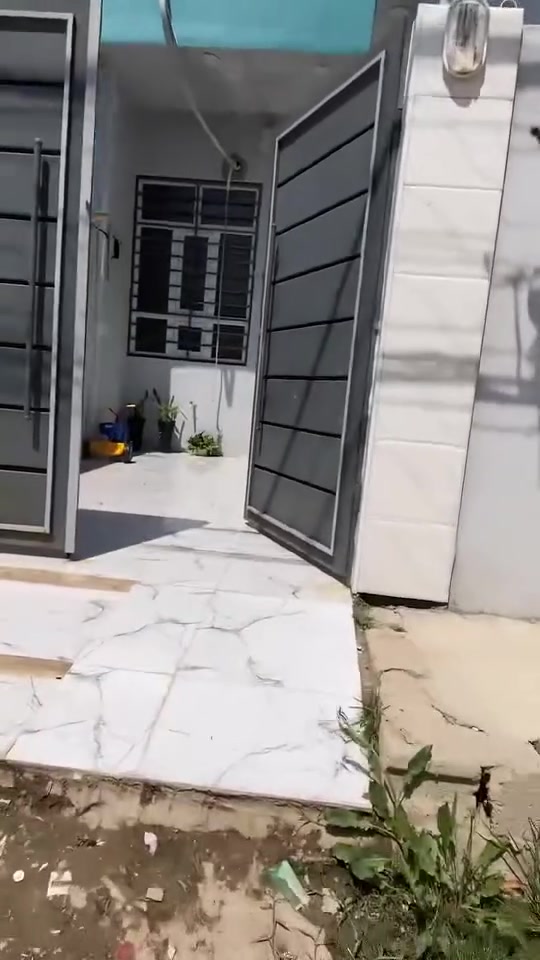 دار للبيع حي الانتصار بين شارع ٦٠و٣٠ مساحه ١١٠متر سند طابو الزهور شرط التحويل غرفتين نوم وهول واستقبال ومطبخ وصحيات  للاستفسار على الرقم ***********/ *********** مكتب الفيحاء للعقار

