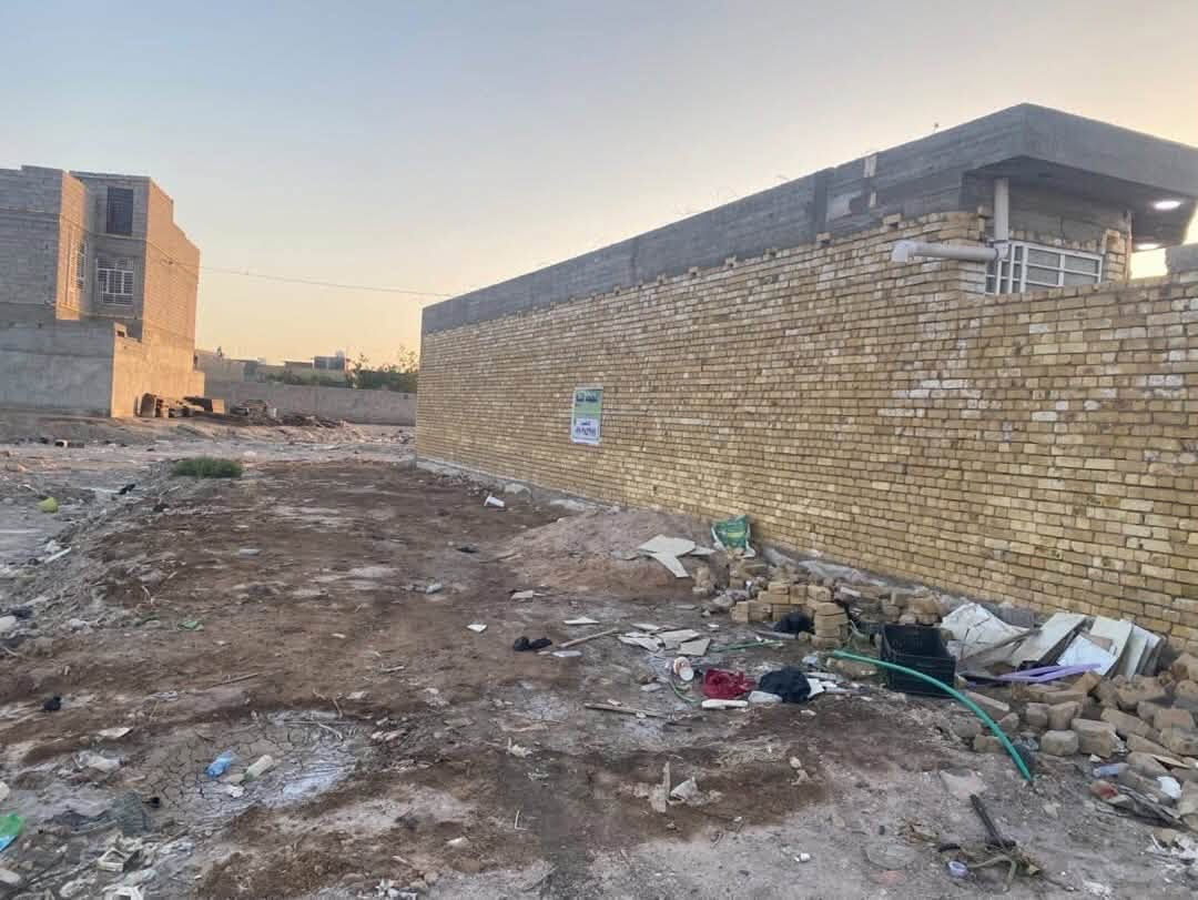 مكلف باالنشر قطعه للبيع نعما نيه عبور سيطره الالبان القديمه مجمع ام البنين مساحه ١٠٠ متر ماء كهرباء سعر مناسب استفسار ***********
