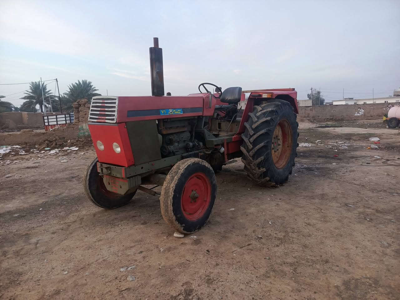 سلام عليكم تركتر اللبيع 80كله بل شرط كير هدروليك محرك لا صرف ولا بخار كهربايات كلة شغالة  العنوان جبارة كفري ***********الشراي يخابر
