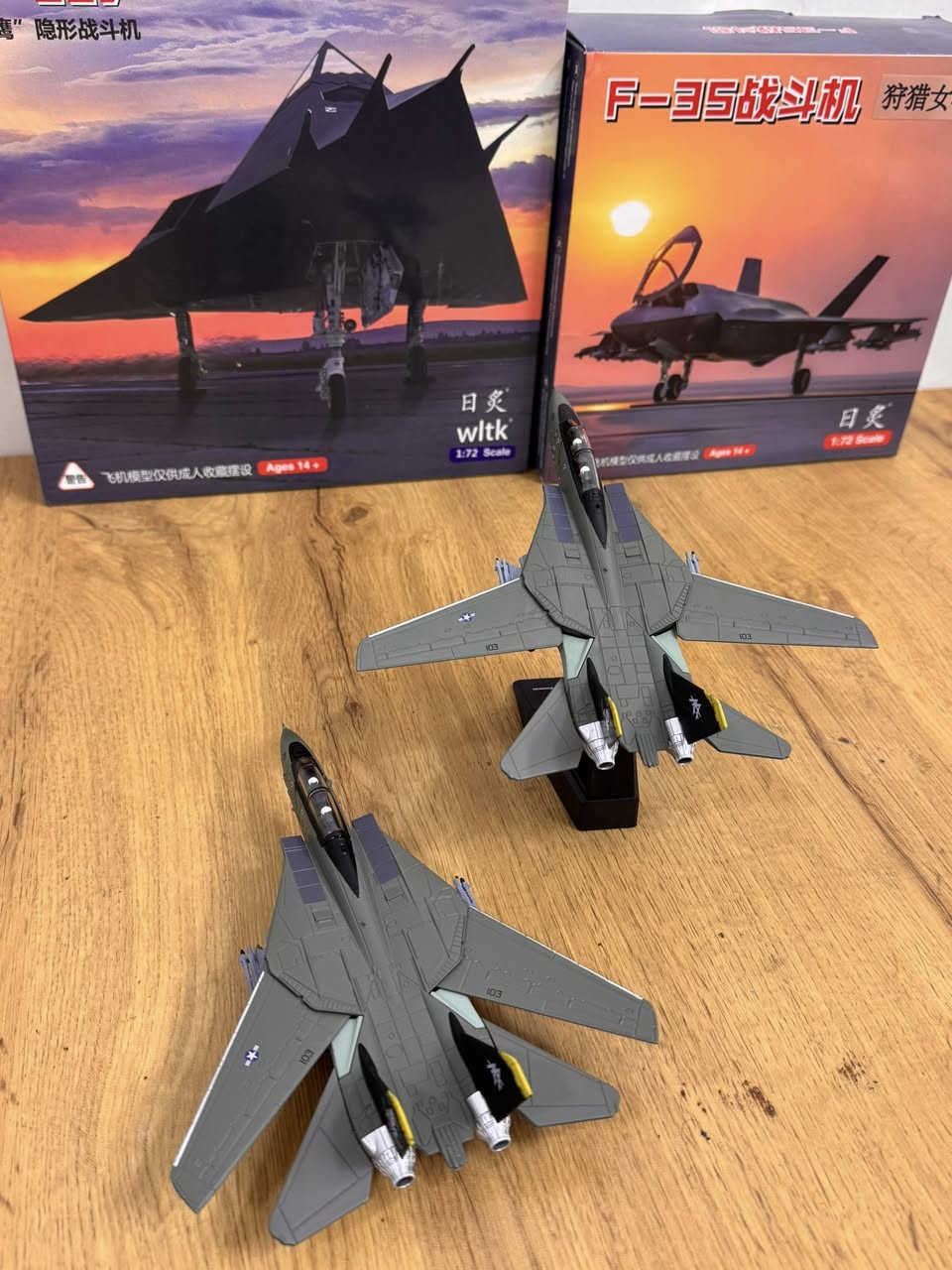 مجسمF-14 Tomcat 🇺🇸
حجم1/100 
الاجنحة مثل ما بالصورة متحركة ليست ثابتة
معدن 
للاستفسار تواصل دايركت 
#مجسم_طائرة
#مجسم_طائرة_f14
#طائرات_حربية
#مجسم_طيارات


**إذا كنت صاحب هذا الإعلان وتريد حذفه لأي سبب، رجاءا أرسل رسالة إلى الدعم الفني**