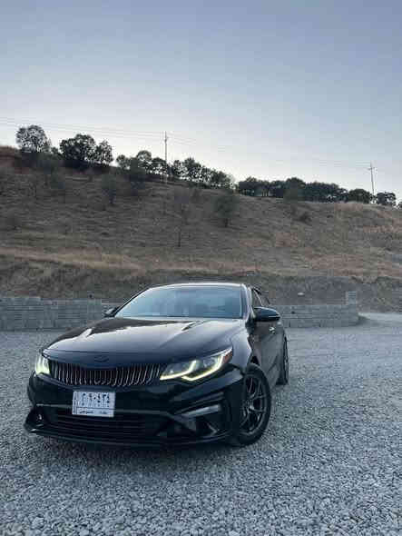 السلام عليكم كيا اوبتما 2020 وارد امريكي S فول مواصفات ماعدا البانوراما حادثها جاملغ وبنيد  ماشيه 75 نظيفه السعر ١٤٧ وبيها مجال بسيط رقم بغداد باسمي ***********
