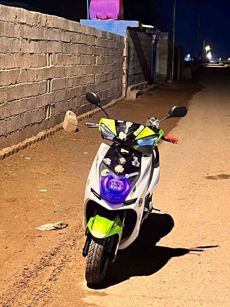 السلام عليكم 
للبيع اومراوس 
 سكنس شمعه تريد تجفيت سعر 300وبيه مجال سلف هندر كهربائيات شغالة فقط اشاير وهورن لحد يجي يكلي شبيهة مابيهة المكان ديالى الخالص متواجد عل خاص


**إذا كنت صاحب هذا الإعلان وتريد حذفه لأي سبب، رجاءا أرسل رسالة إلى الدعم الفني**