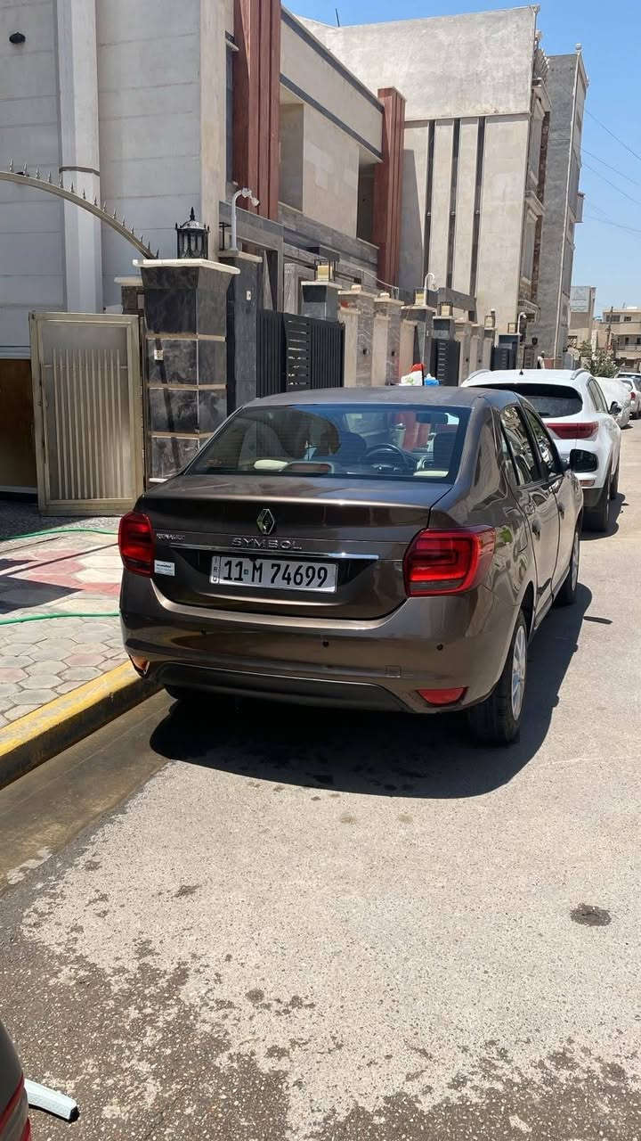 السلام عليكم رينو سمبل للبيع موديل ٢٠٢٠ السياره مكفوله من الصبغ ماشيه ٦٠ الف كير اوتوماتيك وجام كهرباء والسياره اي نقص مابيها موجوده السياره في منطقه اليرموك الاربع شوارع السعر ٨٥ ورقه وبيها مجال للاتصال ***********
