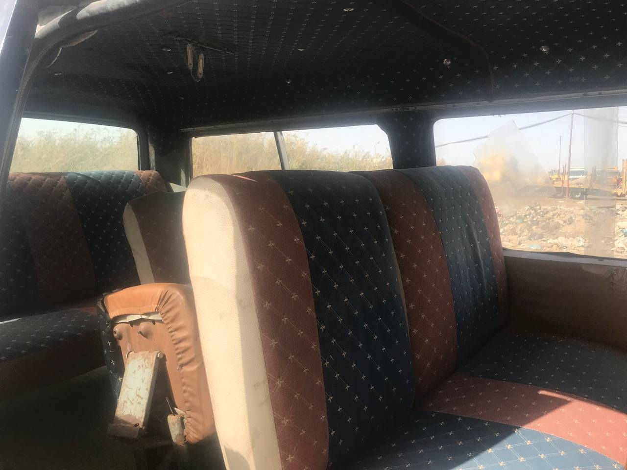 كيا بستا موديل ٩٥ ، رقم انكليزي
محرك ٣٠٠٠ '
كير واكسل بلشرط ،رقم أنكليزي 
صدر جديد، مشط وباور ستيرن جديد ،
كهربائيات كلهم شغاله ، 
هيئا وغرامات مصفرا ،مكينا بيها بخار قليل ، وتنقيص من تبديله لتبديله نص ربع ،شواصي معمرا تعمير مضبوط السعر 42 ورقه وبيها مجال وترهم اقصاد الأتصال علئ الرقم

***********
