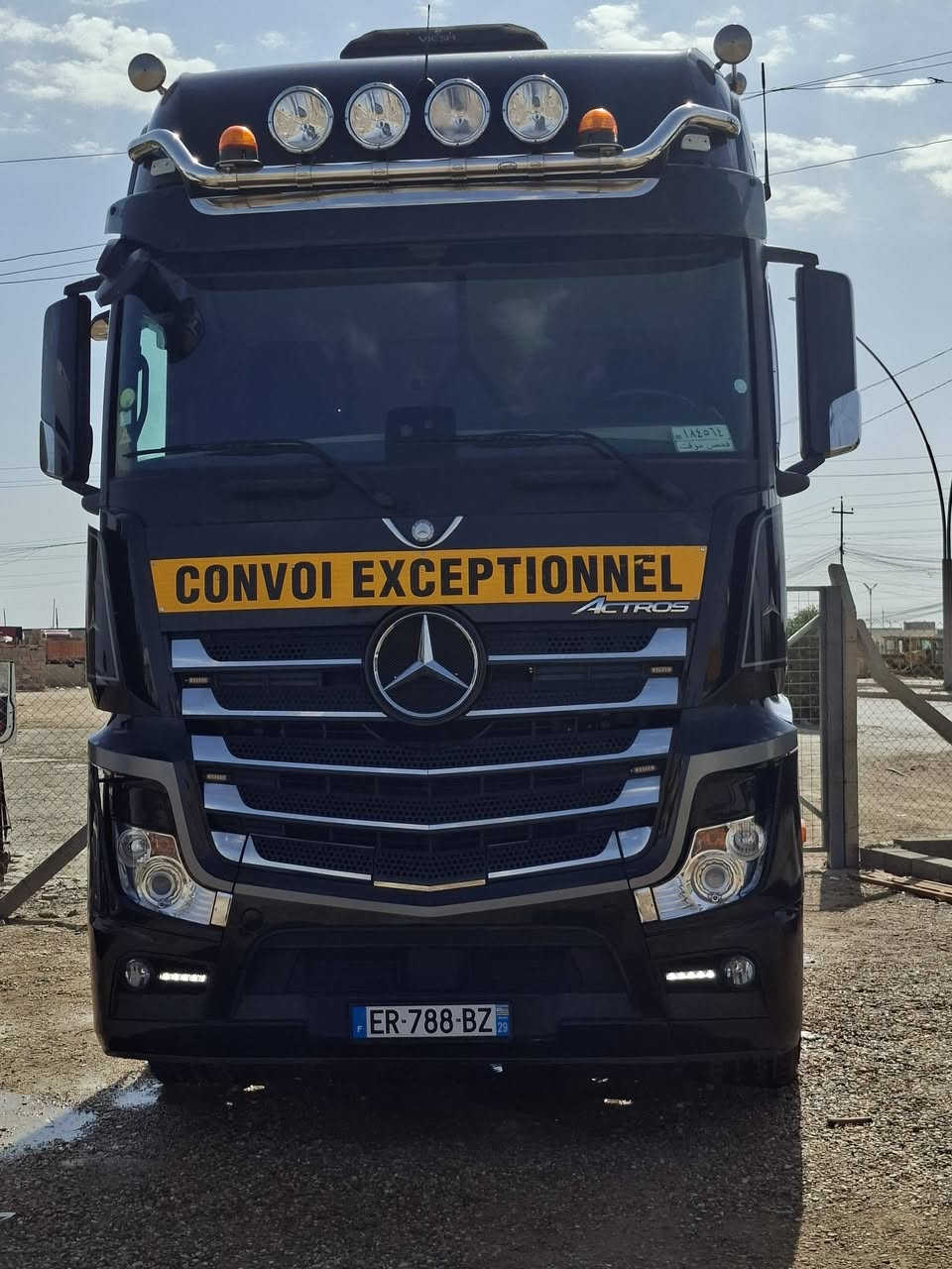 مرسيدس اكتروس وحش موديل 2018 الحجم 2763 فول مواصفات كاميرا حساس سبلت خزن روتايدر دخول طريبيل جديد***********
