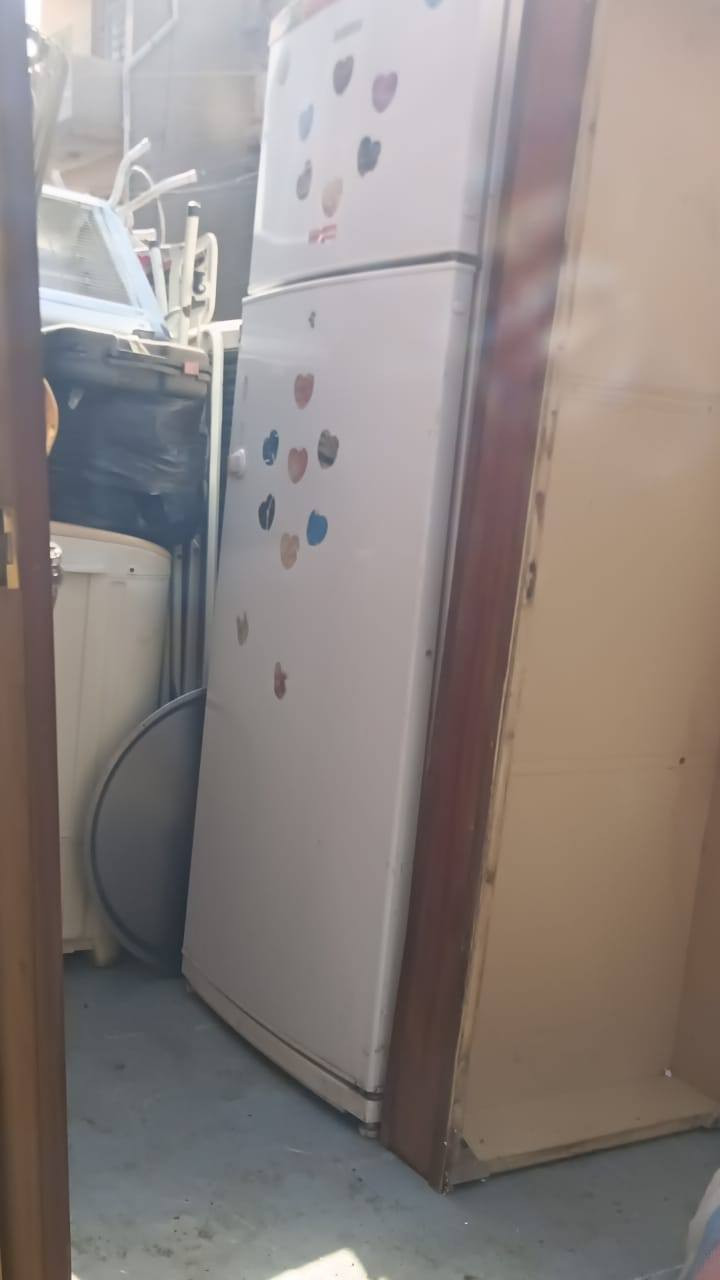 ثلاجه نوع بيكو جاهزه مانقصها شي ١٨قدم
مكيف نوع ميديا مامستعمل هواي نص موسم مامفتوح برغي بي مكان بغداد جاهزات ثنينهن 
السعر خاص او اتصل ***********
