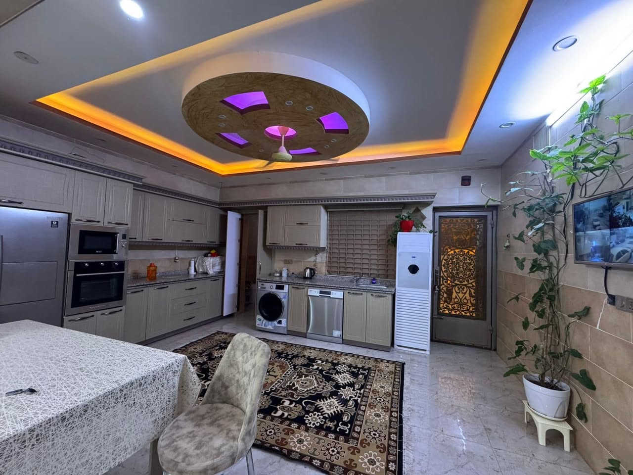 دار للبيع 95 متر طابو صرف 
طابقين حديث
واجهة 7

سعر 135 وبي مجال 

كركوك اسكان موقع مميزقرب الشارع العام 

للاستفسار *********** او *********** أو زيارة المكتب ارو
