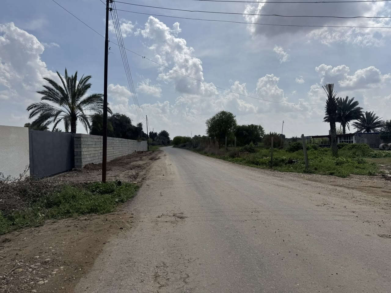 السلام عليكم دونمين ونص ركن 
طابو زراعي بشارع شيخ ونس على طراف العالي عل شارع مباشر واصل ماء وكهرباء حلوات ومرتبات 
سعر الدونم الواحد 65 وبي مجال بسيط 
الشراي يتصل وحياكم الله ***********
