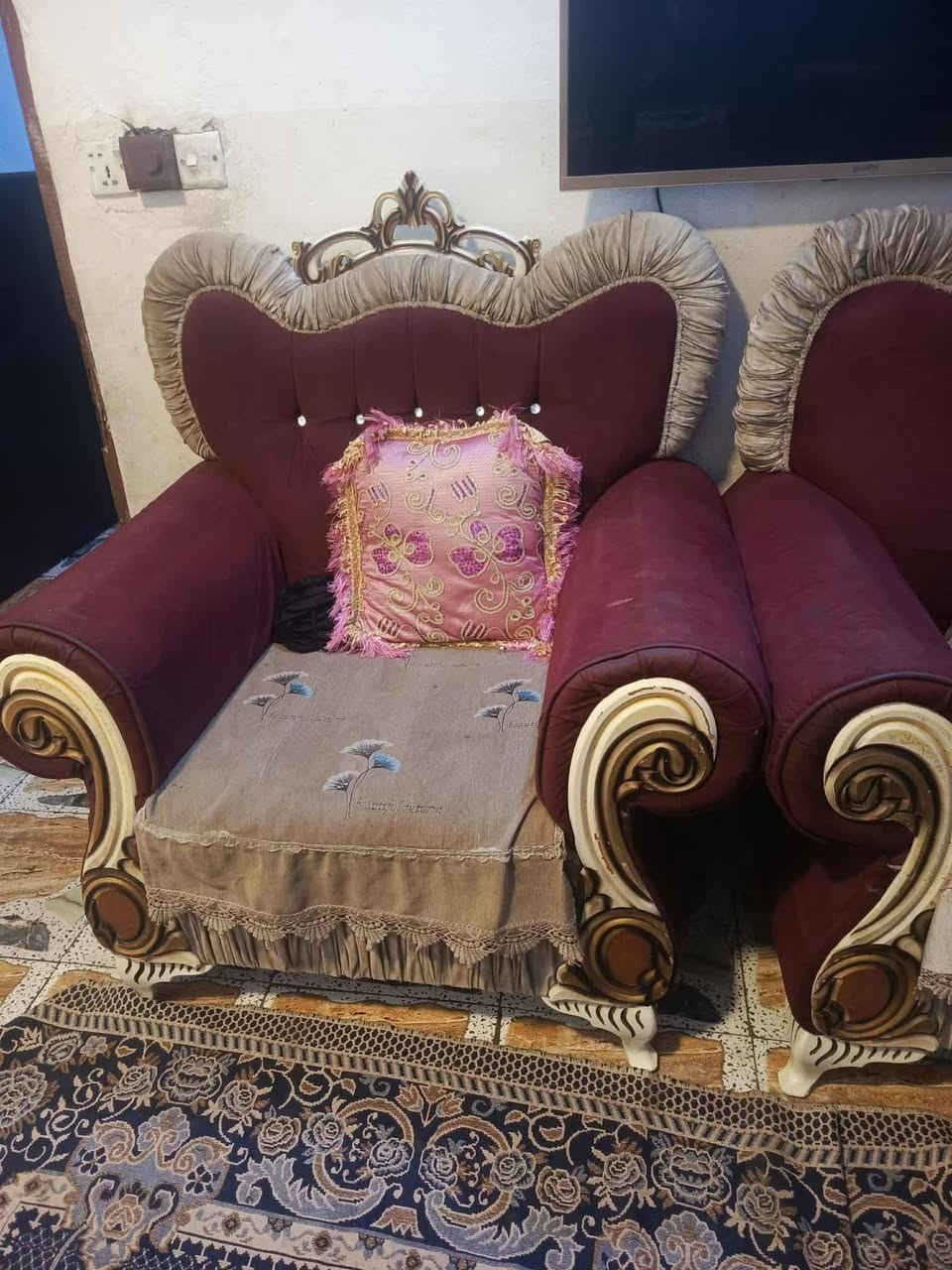 تخم عشر مقاعد للبيع سعره 150 وبي مجال للاستفسار ع الرقم*********** او ع الخاص مكان بغداد الغرير
