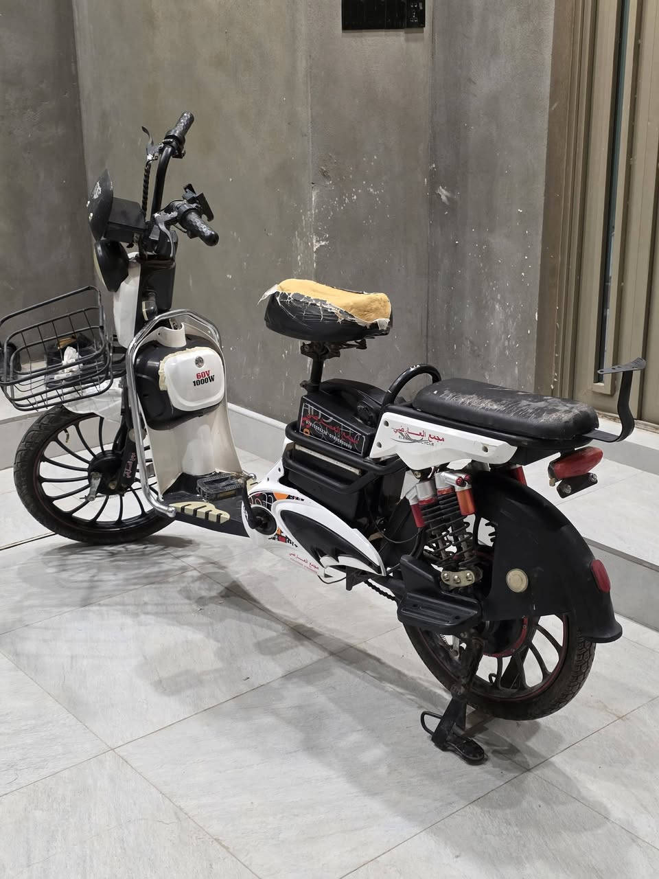 بايسكل شحن خمس بطاريات للبيع متروك فترة مكان نجف مشخاب ***********
