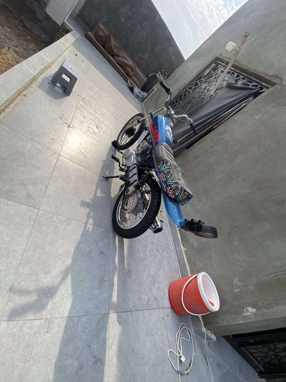 دراجه ايراني للبيع أدوات سعر ٥٥٠ وبيها مجال ***********
