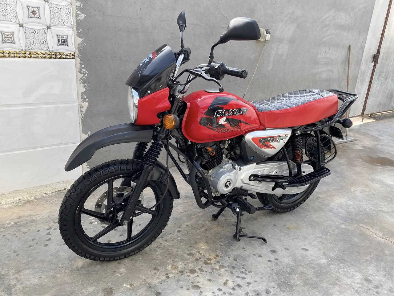 بوكسر 21 رقم بغداد بأسمي الدراجة مجفتة لا تنقيص ولا تبخير مكان بغداد تقاطع نهروان *********** السعر 1950 وبيها مجال
