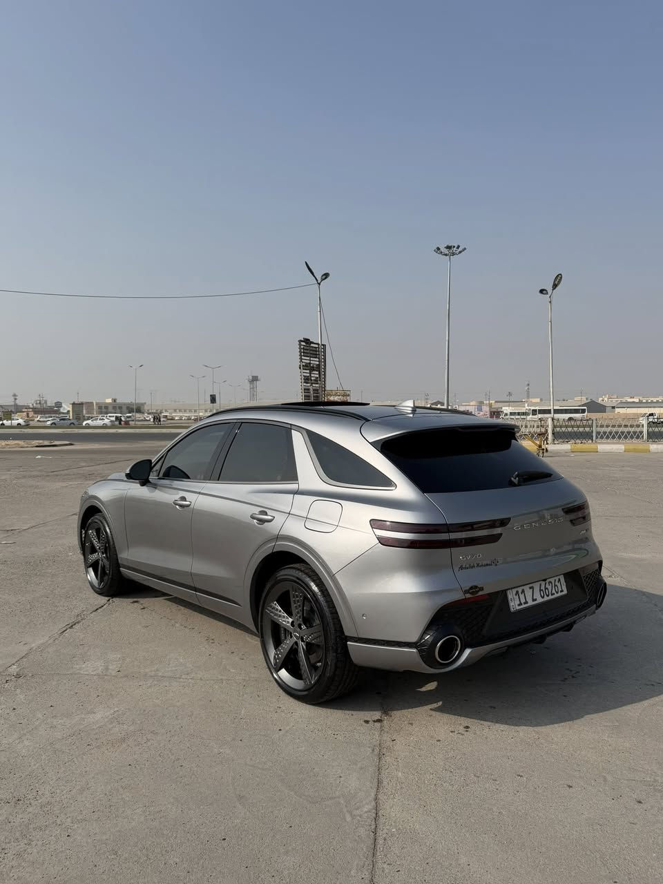 السلام عليكم 
جنسيز Gv70 2024 
Sport Prestige 
3.5t AWD 
سته سلندر فول مواصفات  معروفه مواصفات البرستيج 
رقم بغداد تحويل. 
ماشيه 20 الف كيلو متر 
مغلفه تكم وبنيد وبداية القماره PPf
بدون اي نقص 
الحادث : بابين صفحة العبري تبديل فقط 
وره باب السائق تصليح بسيط جداً 
بدون دواخل 

مكان السياره البصره
 للتفاصيل اكثر 
***********
