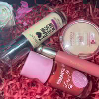 بوكس مكياج • مستحضرات تجميل