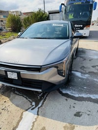 للبيع فقط كيه كي فور موديل 25 دخول جديد بدون رقم منفيس بسمي كامله امكم...