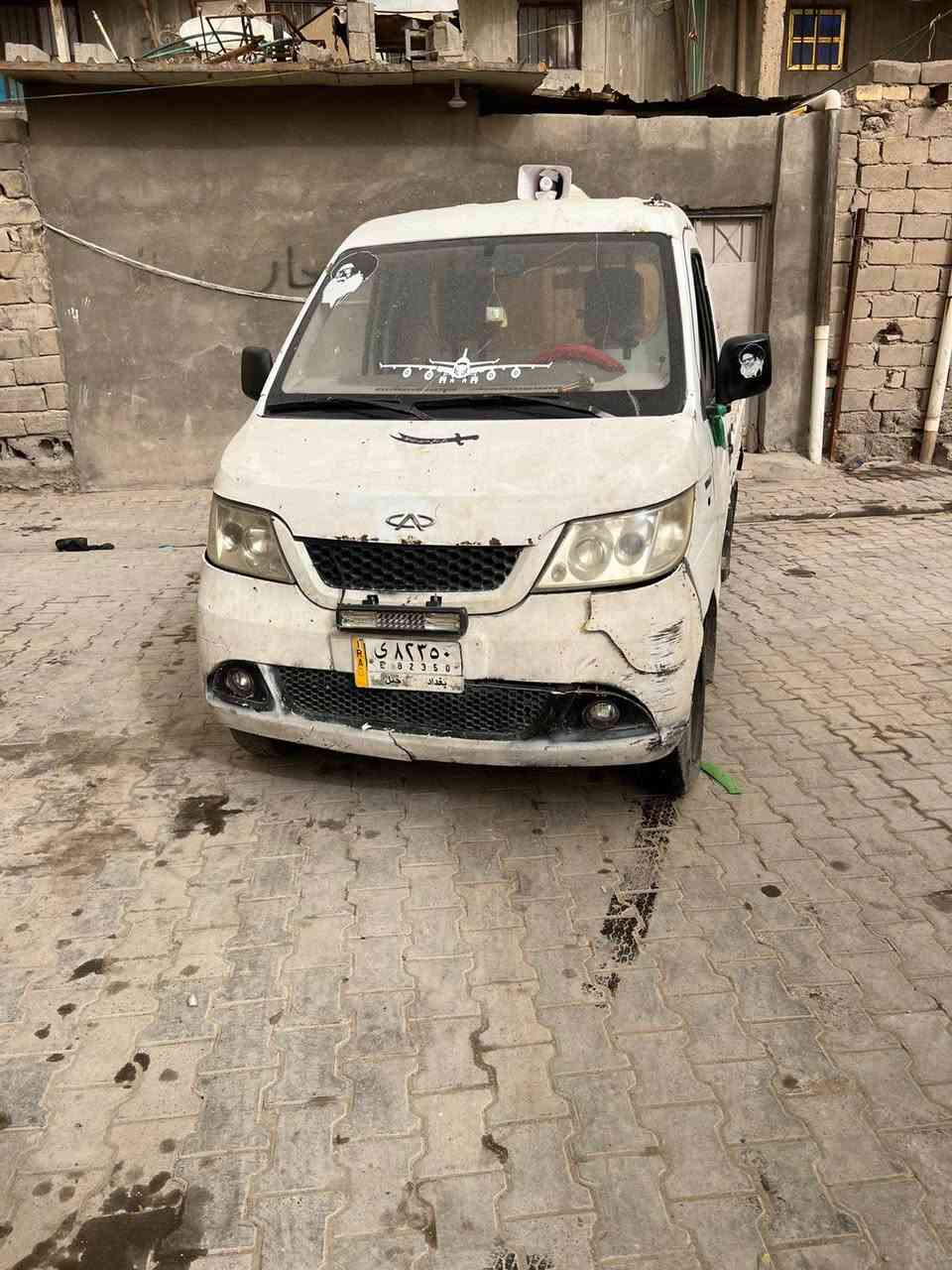 السلام عليكم سياره جيلي حمل 2013 رقم بغداد راعيهه موجود بلبصره السياره بس يرادلهه كهربائيات والكيس مالتهه انشك وطاح الدهن مالتهه محرك توه مشدود بيهه محرك 2 ونص محوره الياره كير اوتماتيك ناعم وتخم تاير جديد سياره مال شغل الله شاهد مكان السياره البصره ***********سعرها15ورقه
