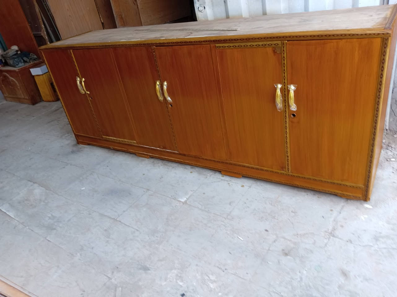 ياالله 
بوفية نضد صاج تسكام 5 ملم 
جدا نضيفه 
طول مترين ونص 
السعر 110 

العنوان  
حلة ناحية ابو غرق عامود165
شارع الامام مدخل فرع سيد رسول 
***********

يوجد توصيل بكروه
