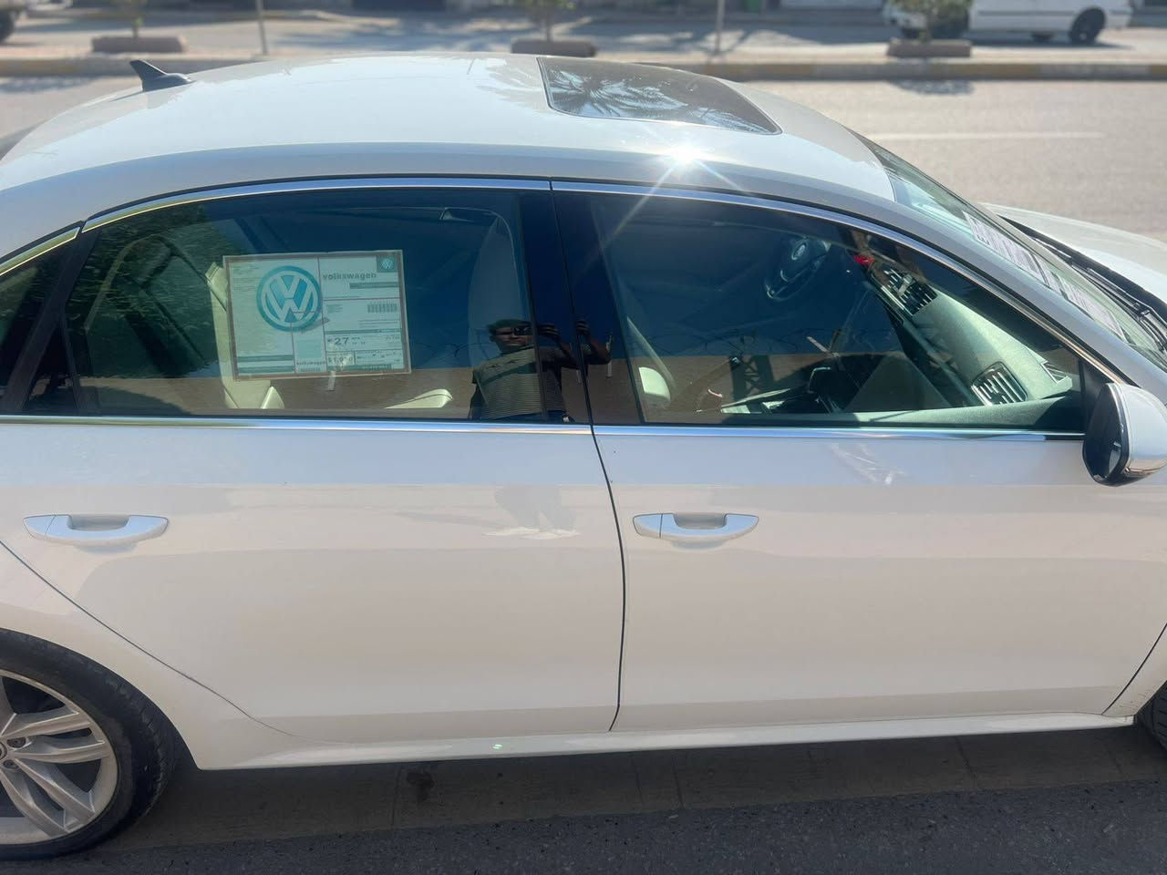 السلام عليكم
فوكس واكن (باسات) 2018 للبيعtsi 
الون ابيض
وارد امريكي حادثها (جاملوغ خلفي وتبديل قبغ صندوق)
رقم اسليمانيه 
مواصفاتها 
شاشه كبيره +لمس
كامرة خلفية 
كروس تحكم بالسرعة 
وتحديد مسار 
وتنته 
بدون دواخل وبدون شاصي 
وباقي المواصفات المعروفة 
مكان السيارة ديالى 
السعر  165
رقم :
‏    ‭***********
